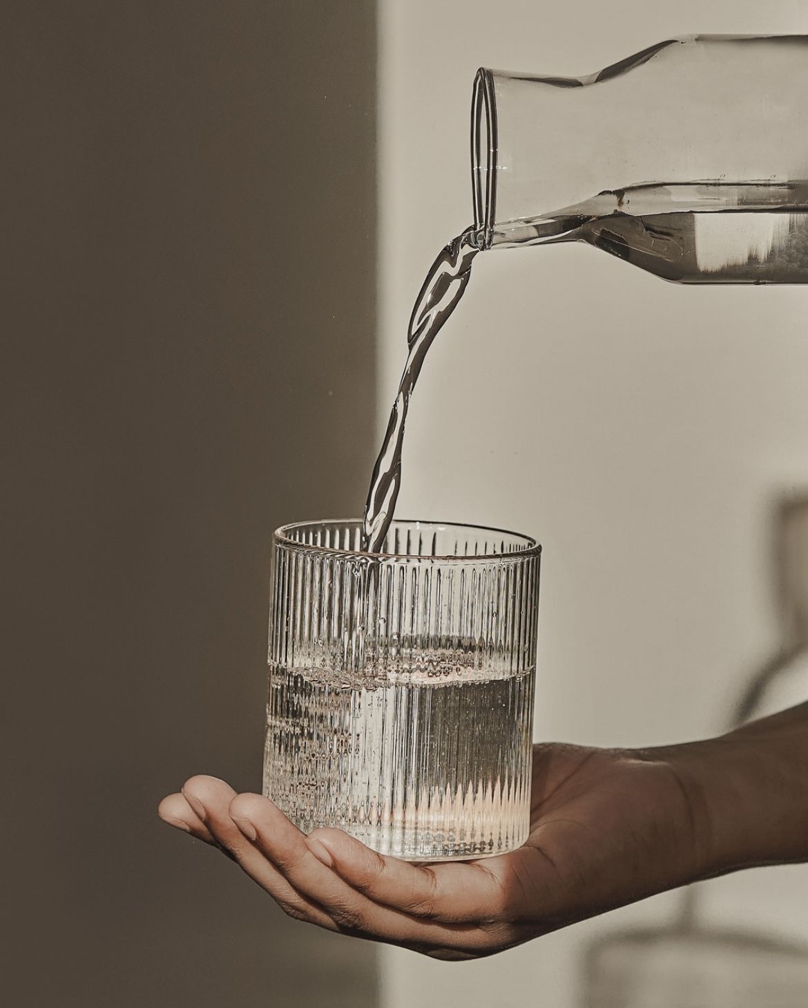 Abstract illustration representing balanced daily water intake planning
